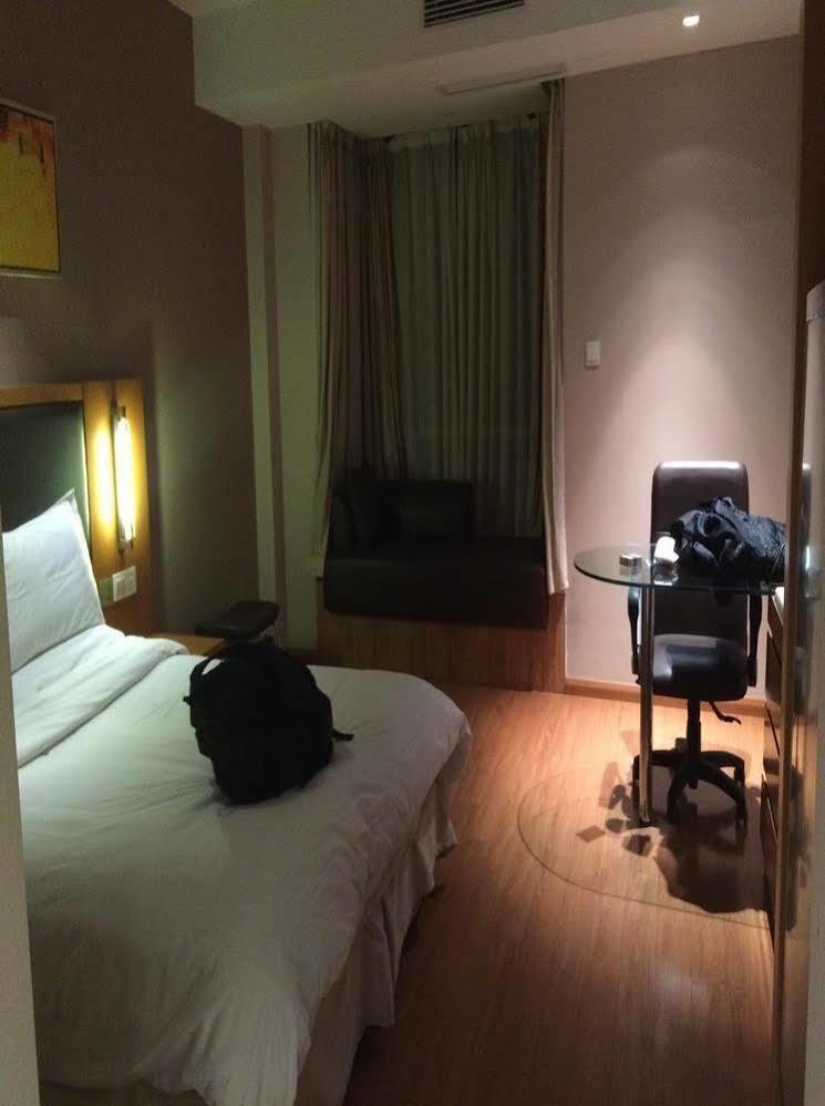 Ji Hotel Shanghai Jingan Temple Kangding Road מראה חיצוני תמונה