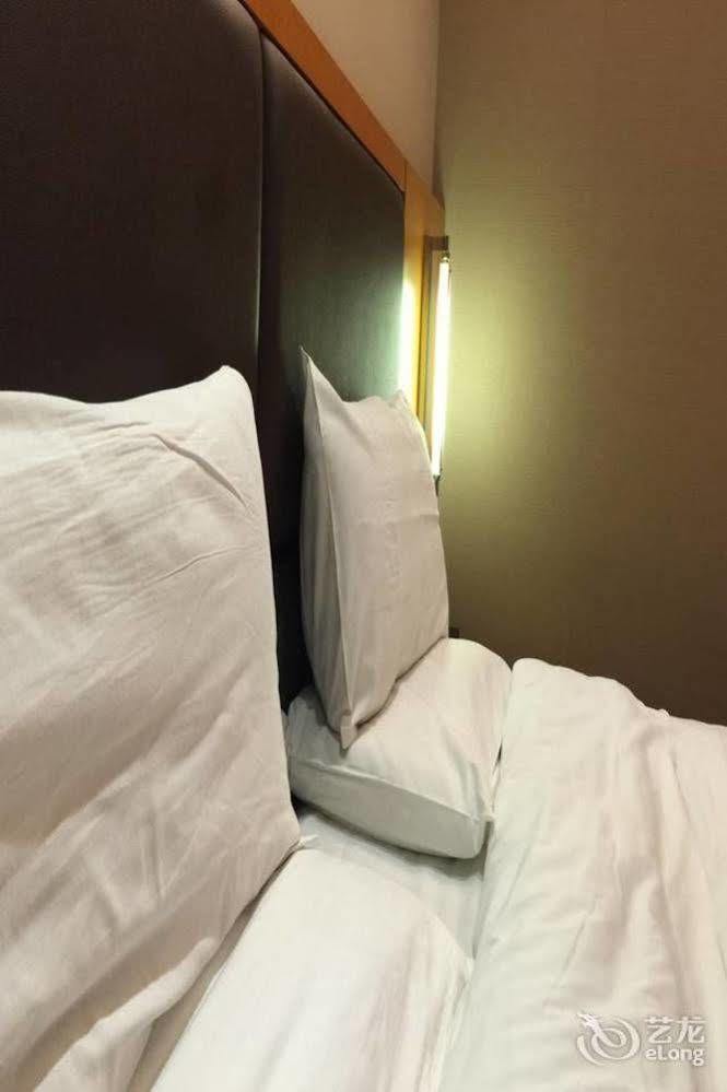 Ji Hotel Shanghai Jingan Temple Kangding Road מראה חיצוני תמונה